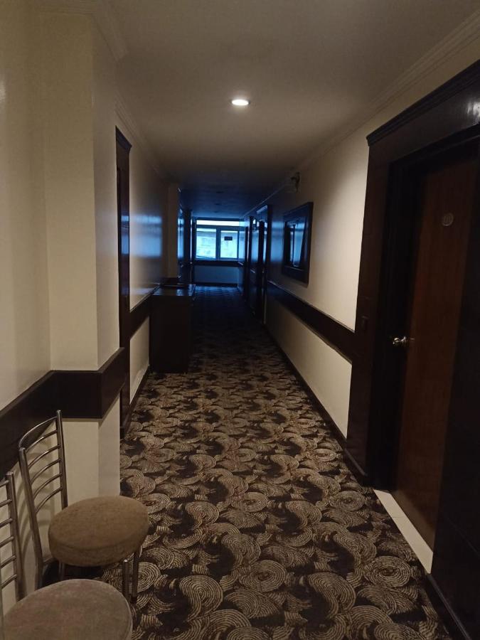 Hotel Clark Heights Neu-Delhi Exterior foto