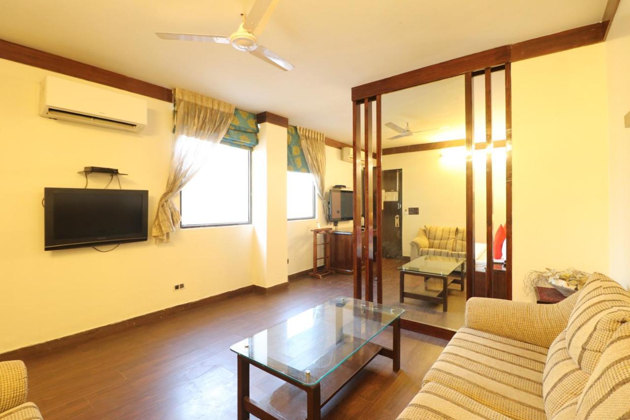 Hotel Clark Heights Neu-Delhi Exterior foto