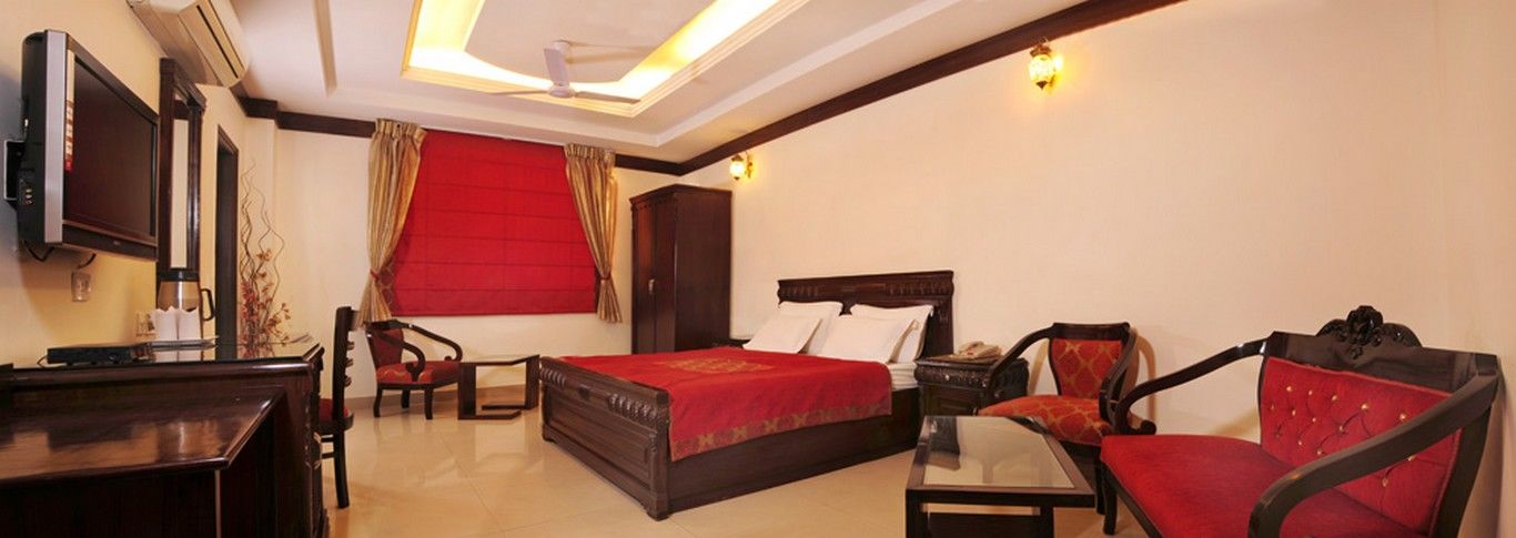 Hotel Clark Heights Neu-Delhi Exterior foto