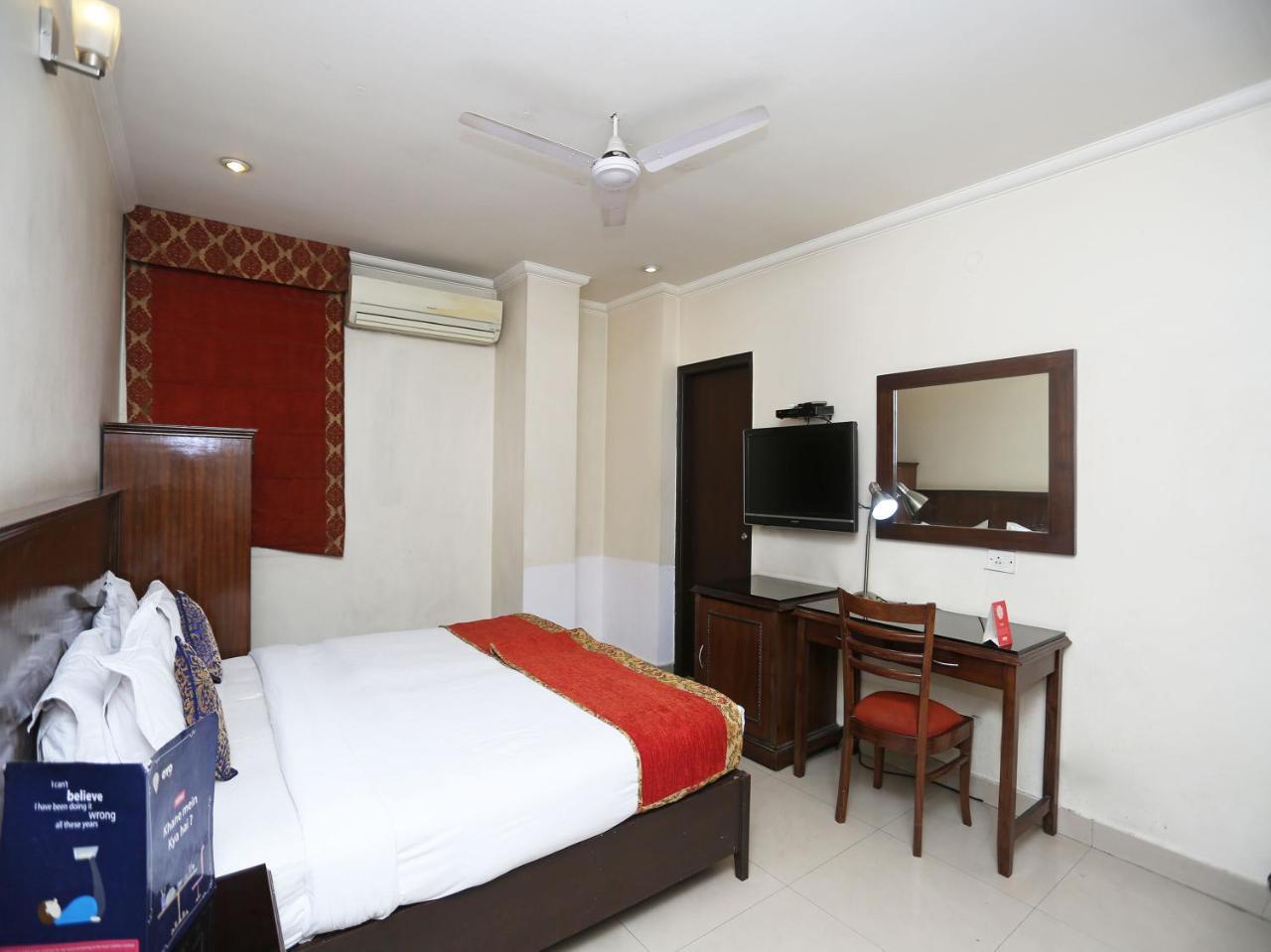 Hotel Clark Heights Neu-Delhi Exterior foto