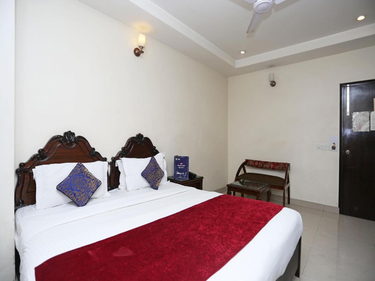 Hotel Clark Heights Neu-Delhi Exterior foto
