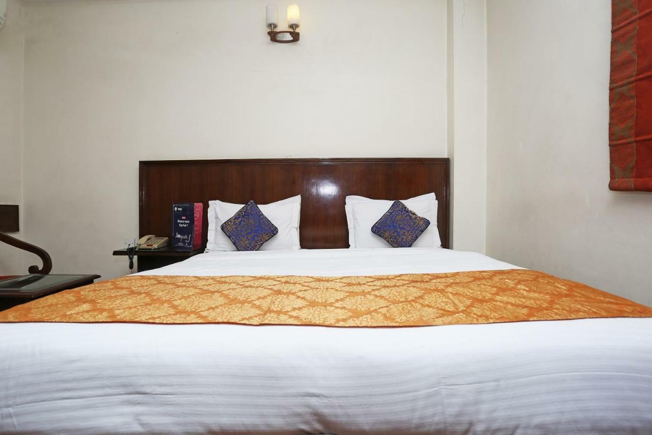 Hotel Clark Heights Neu-Delhi Exterior foto