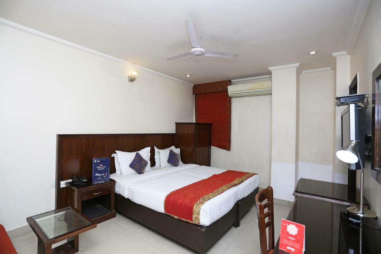 Hotel Clark Heights Neu-Delhi Exterior foto