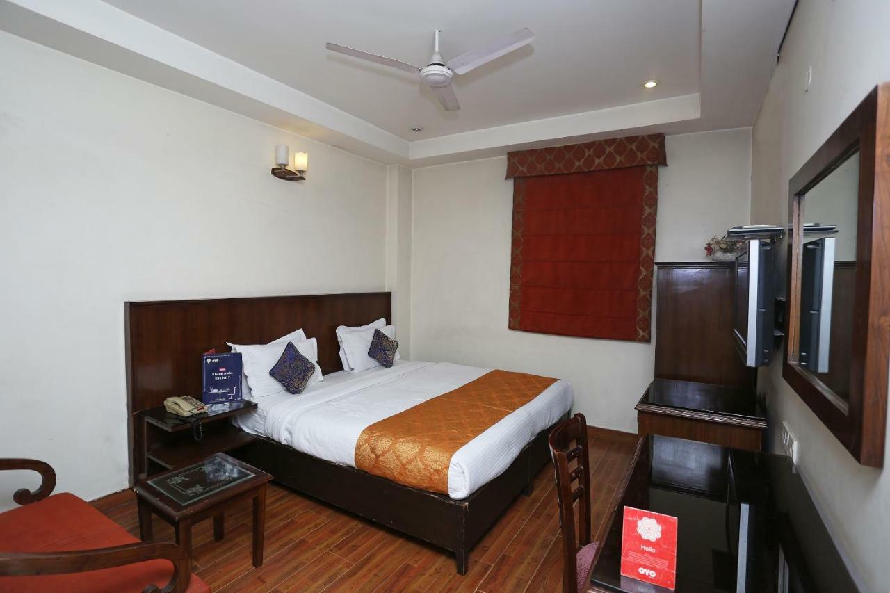 Hotel Clark Heights Neu-Delhi Exterior foto